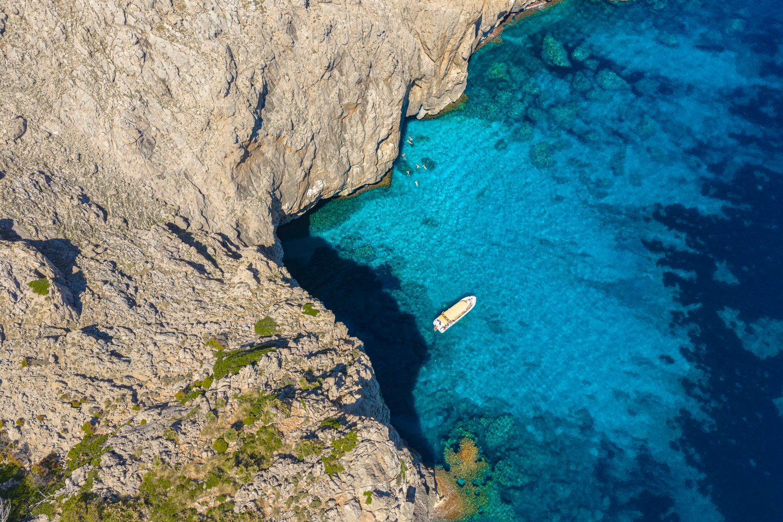 Blaue Grotte Klippen