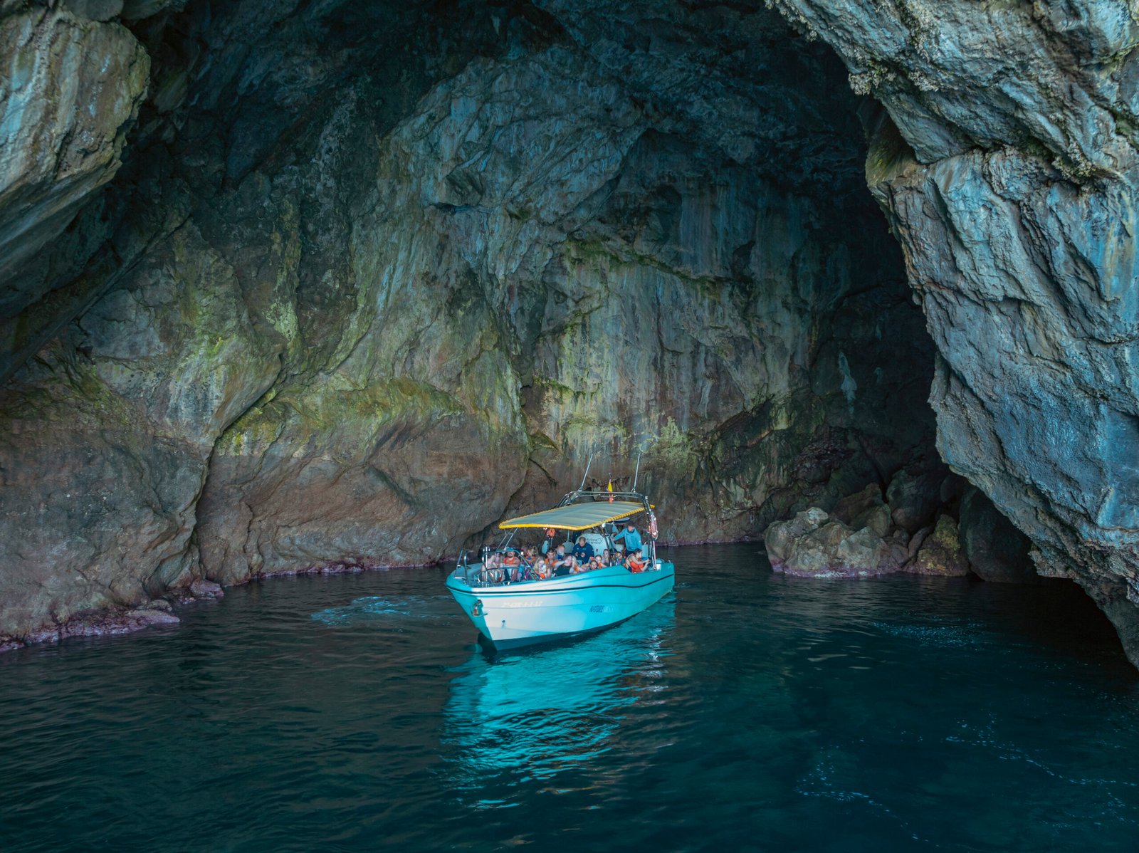 Excursión en barco a la Cueva Azul de Mallorca